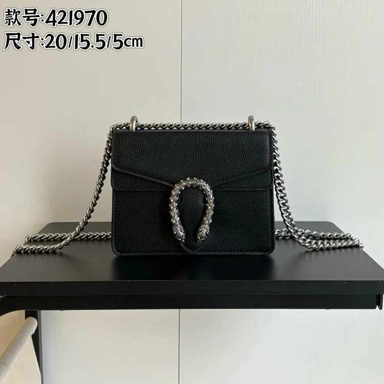 GUCCI crossbody bag image 2