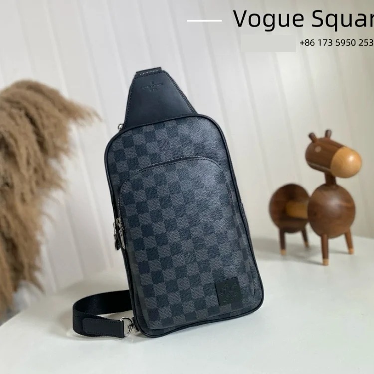 45302 Black Check Chest Bag 20 x 31 x 7
