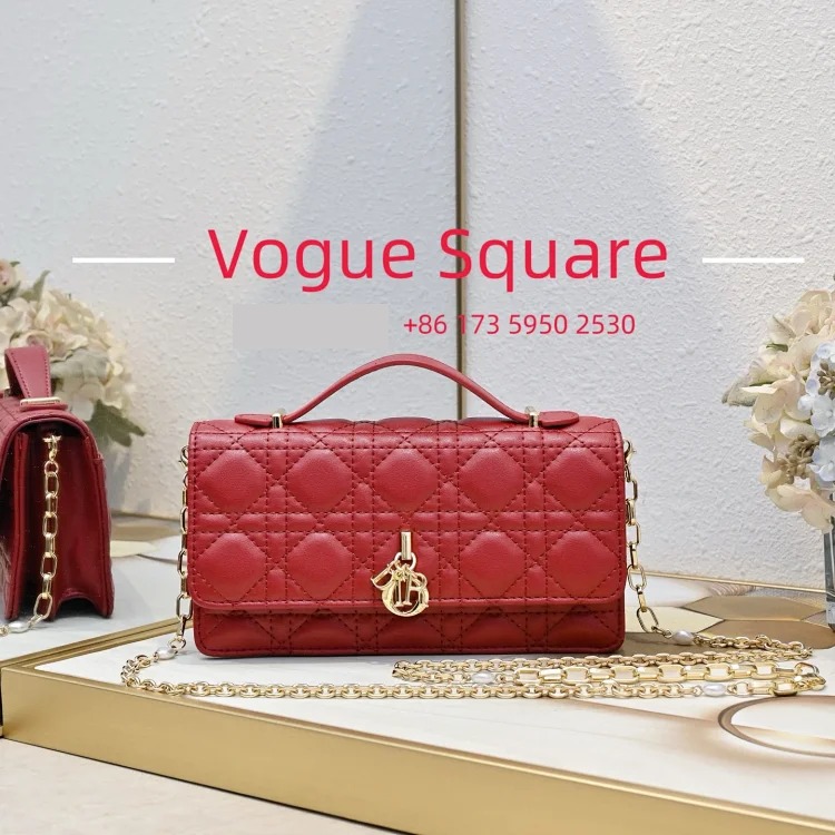 Genuine first layer sheepskin lady d pearl clutch
