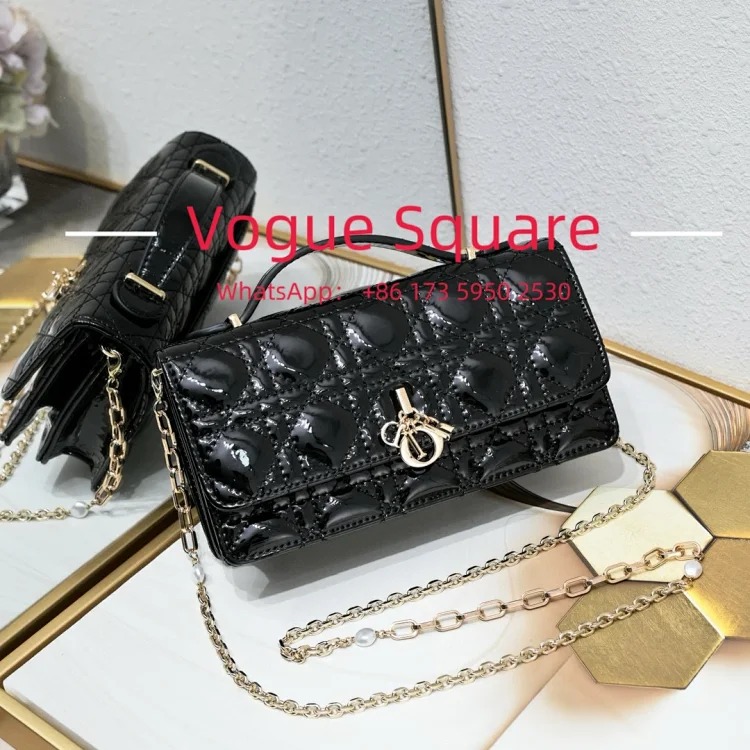 Genuine first layer sheepskin lady d pearl clutch