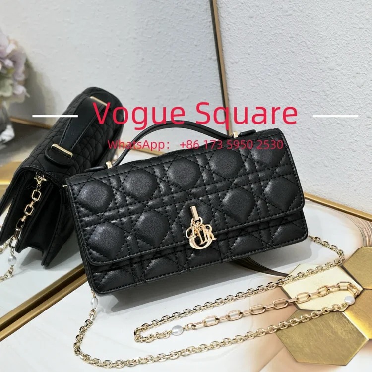 Genuine first layer sheepskin lady d pearl clutch