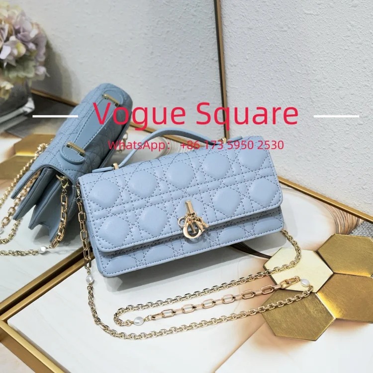 Genuine first layer sheepskin lady d pearl clutch