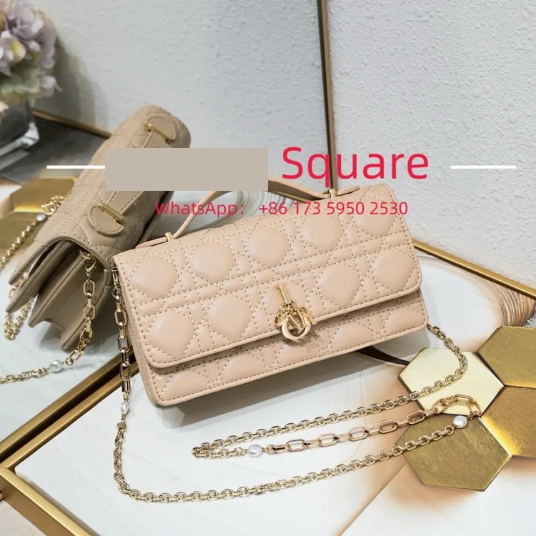 Genuine first layer sheepskin lady d pearl clutch