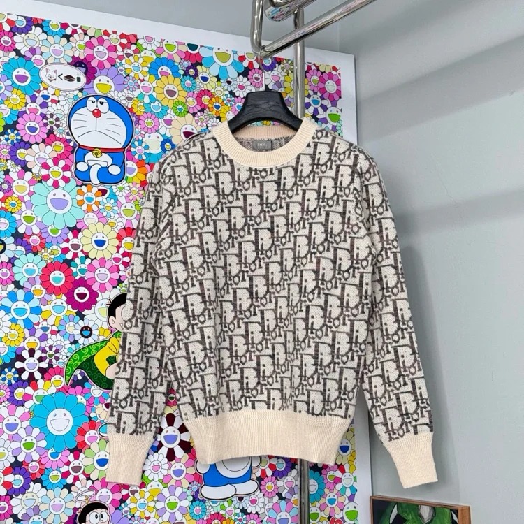 D jacquard crew neck sweater