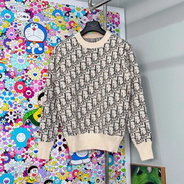 D jacquard crew neck sweater
