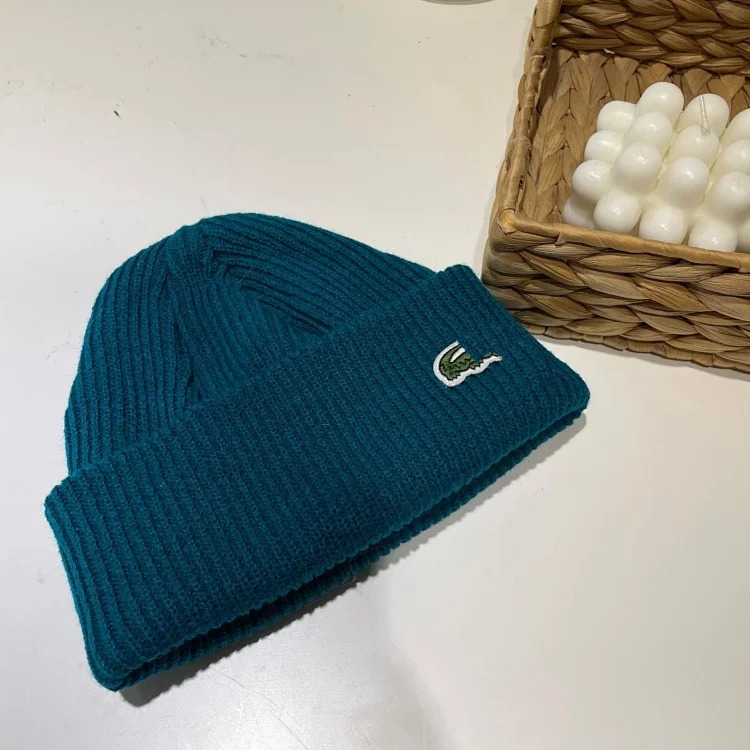 Crocodile fish knitted hat