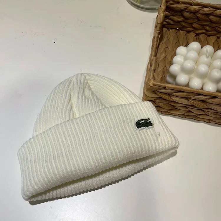 Crocodile fish knitted hat
