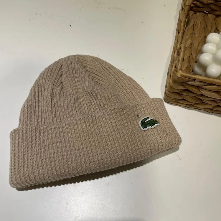 Crocodile fish knitted hat