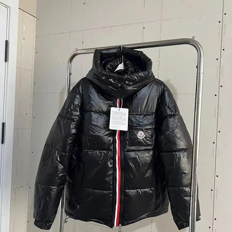 Fashionable hooded down jacket