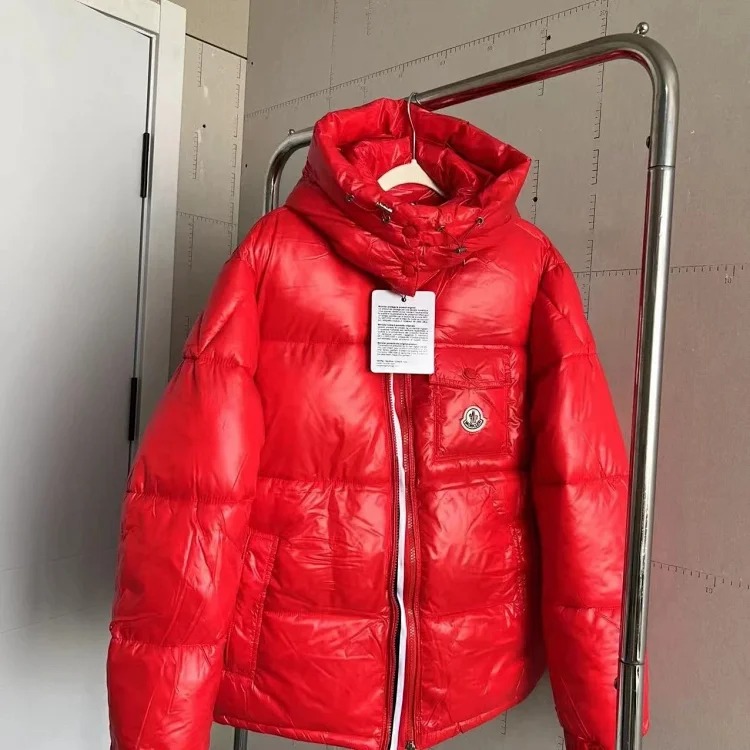 Fashionable hooded down jacket