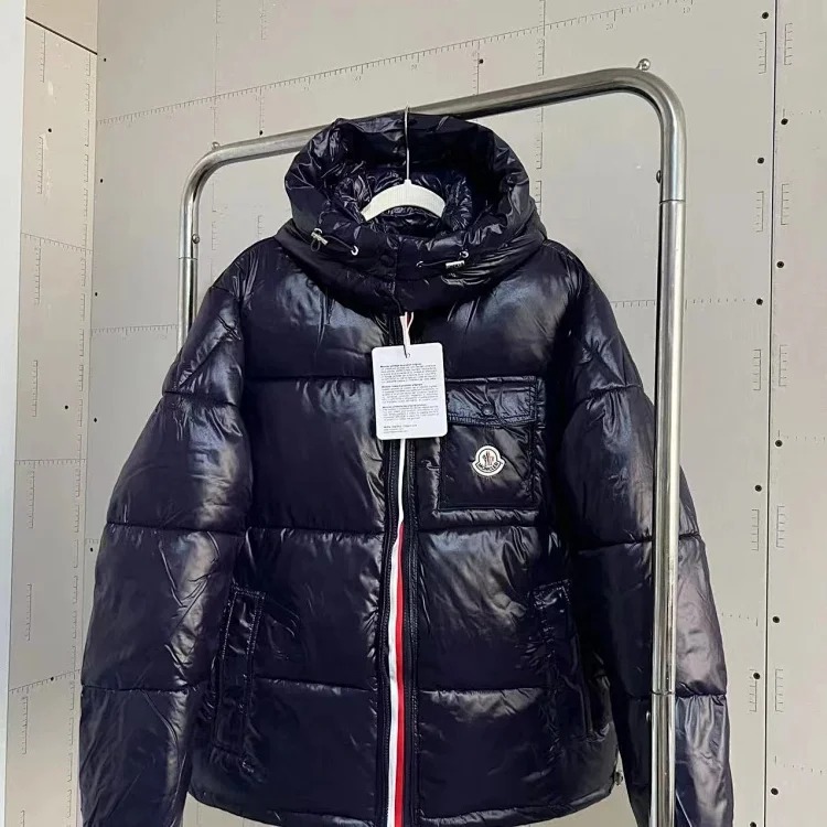 Fashionable hooded down jacket