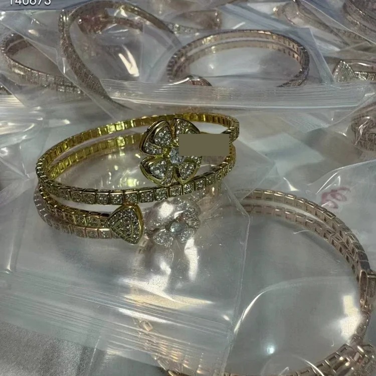 Cross-border European and American fashionable high Seiko gypsophila wind bracelet three-turn elastic time-travel full diamond bracelet