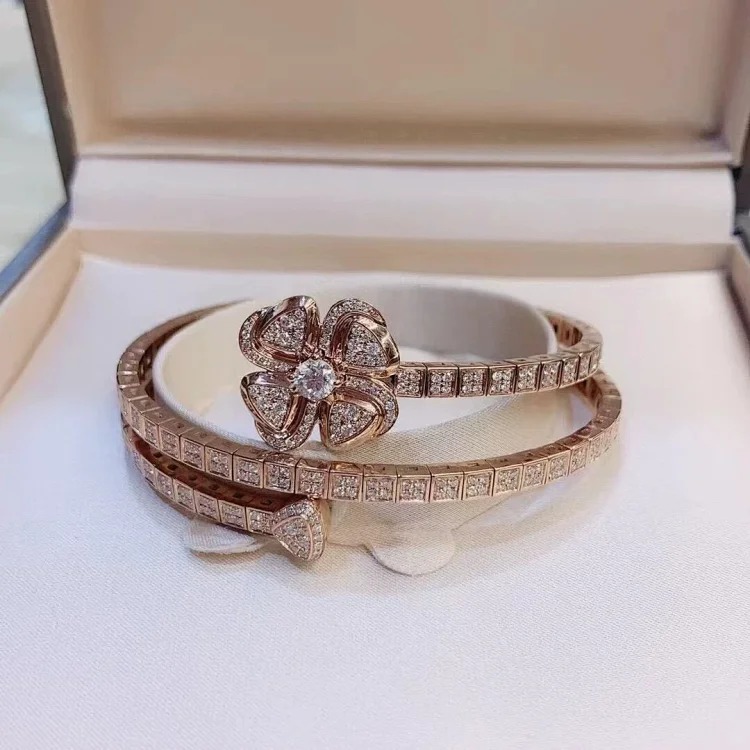 Cross-border European and American fashionable high Seiko gypsophila wind bracelet three-turn elastic time-travel full diamond bracelet