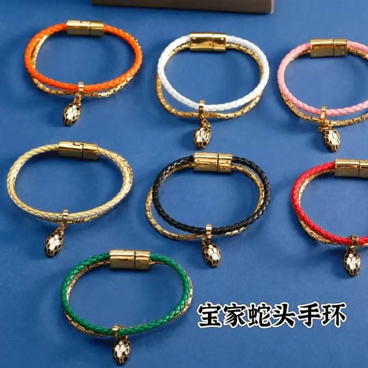 Year of the Snake Baojia's new double-layer bracelet for women classic snake head cowhide leather braided bracelet black agate white enamel pendant