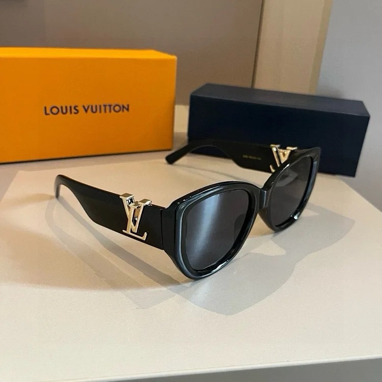 L Sunglasses Collection