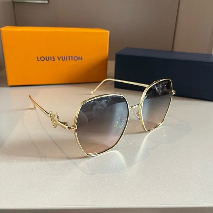 L Sunglasses Collection
