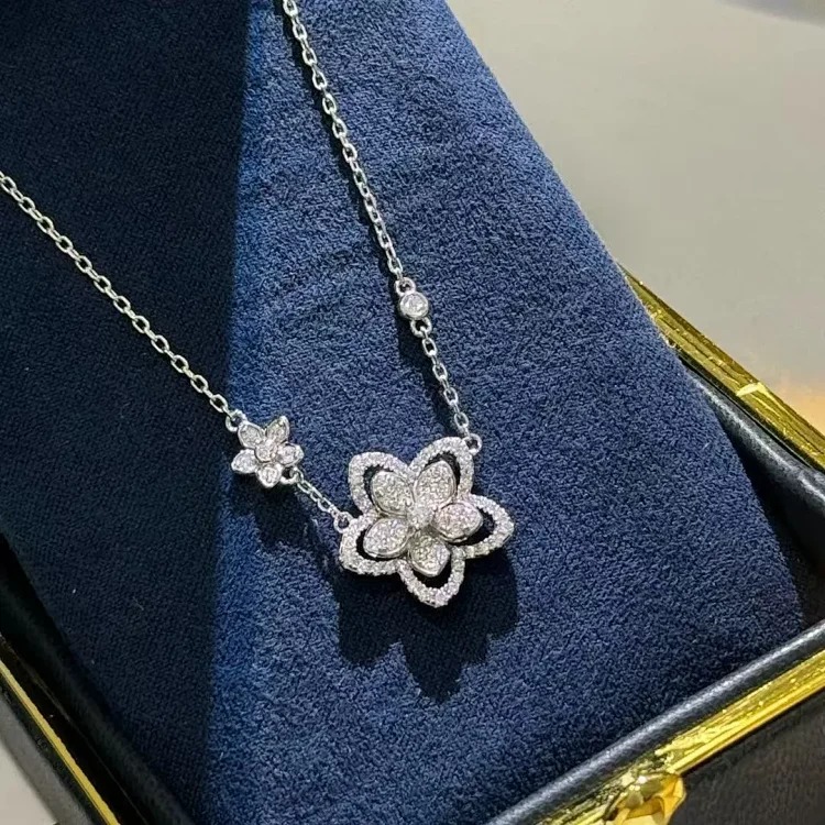 Letter crystal necklace for women, light luxury, versatile, high-end waterproof jewelry, neck chain, clavicle necklace image 6