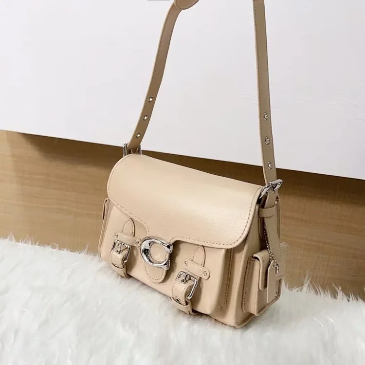 Aureko's men's and women's same motorcycle bag shoulder crossbody handbag classic retro flip casual versatile genuine leather