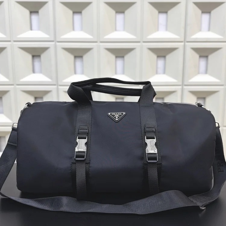 YY08--P triangle travel bag, backpack image 4