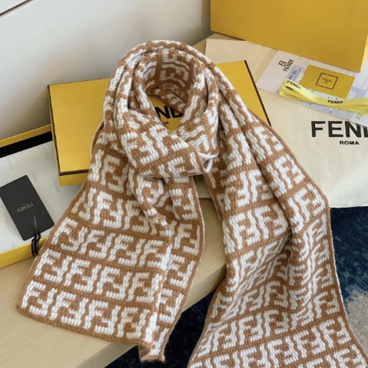 Fen's new scarf-CY