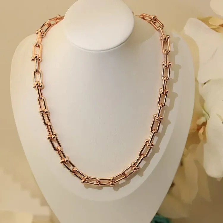 New exquisite pearl letter necklace