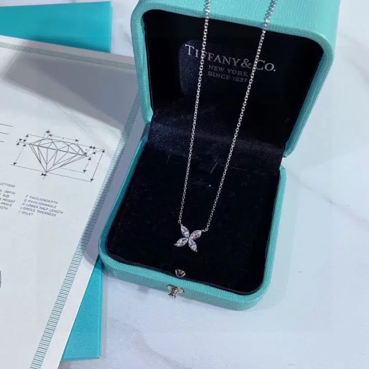 New exquisite pearl letter necklace