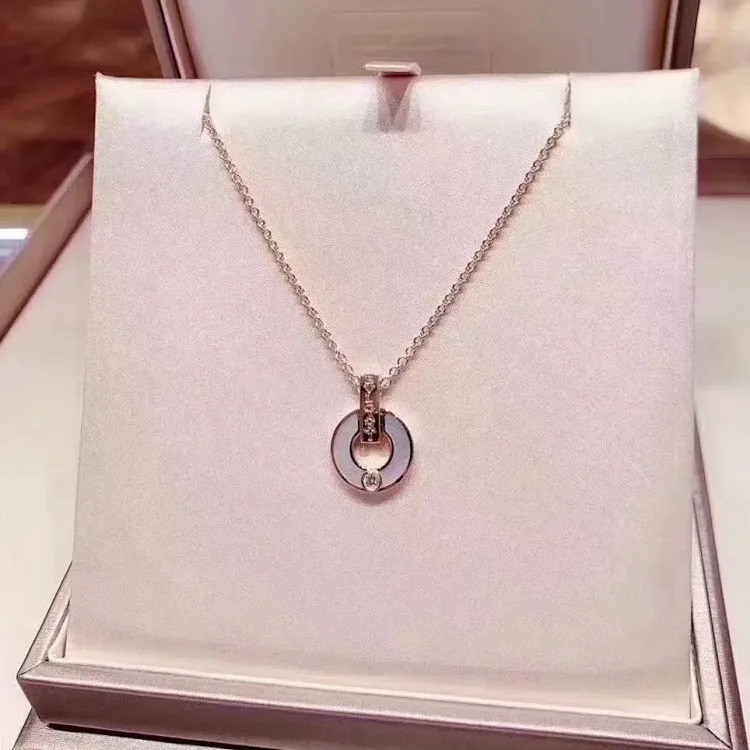 New exquisite pearl letter necklace