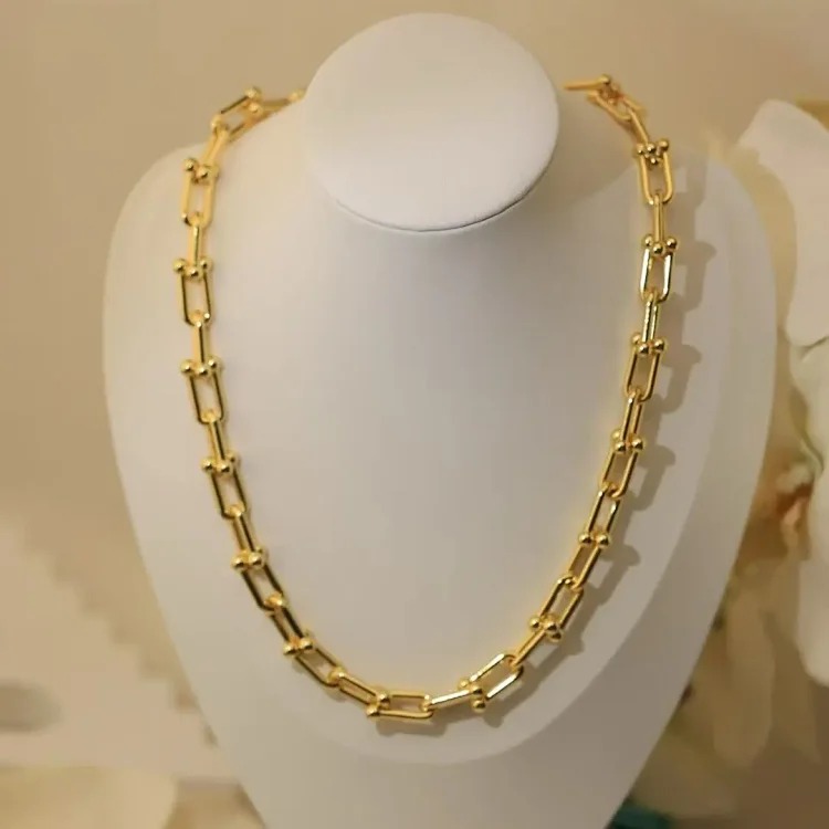 New exquisite pearl letter necklace