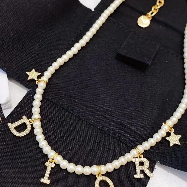 New exquisite pearl letter necklace