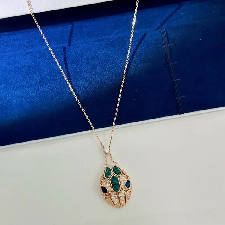 New exquisite pearl letter necklace