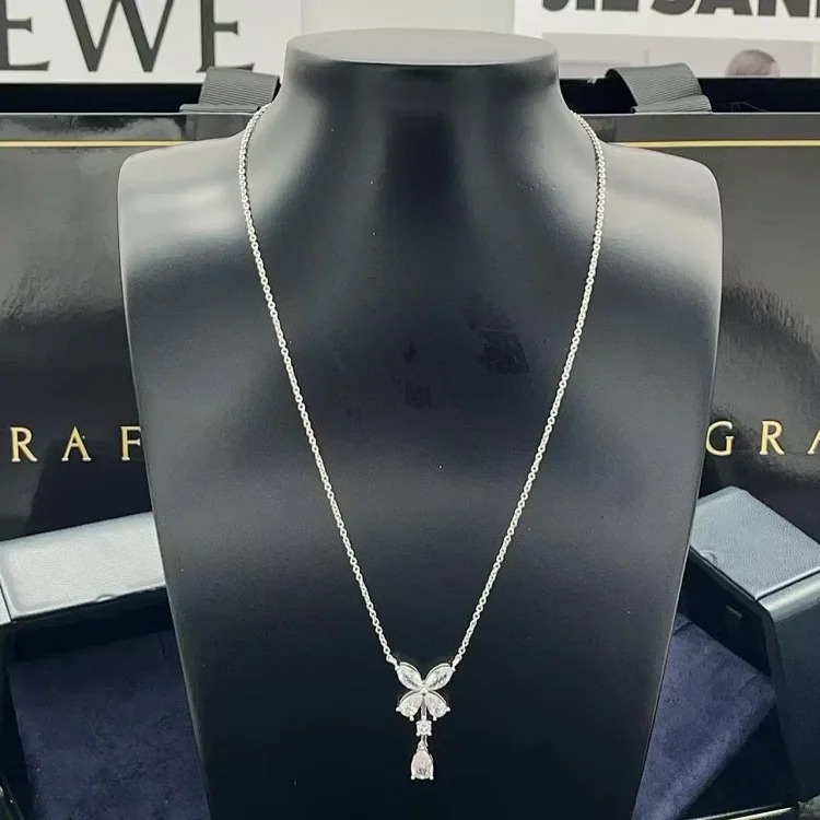 New exquisite pearl letter necklace
