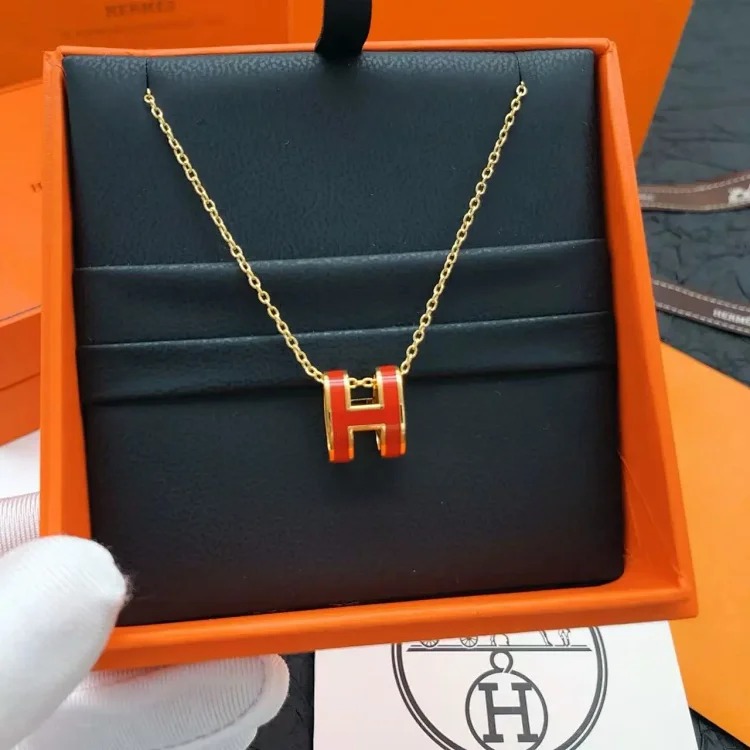 New exquisite pearl letter necklace