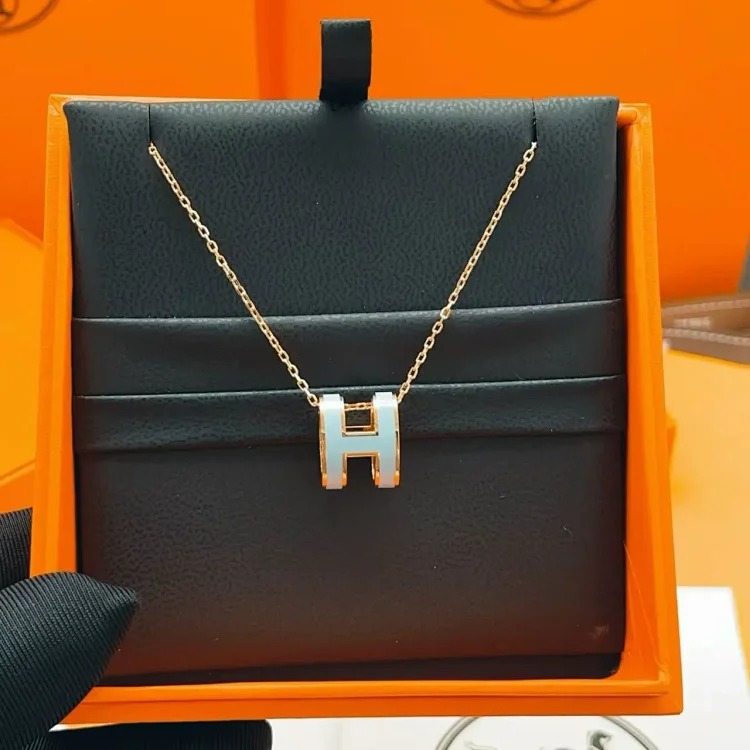 New exquisite pearl letter necklace