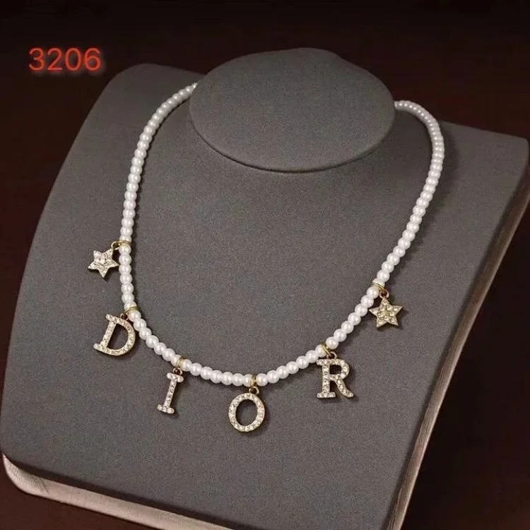 New exquisite pearl letter necklace