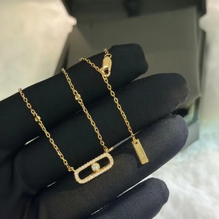 New exquisite pearl letter necklace