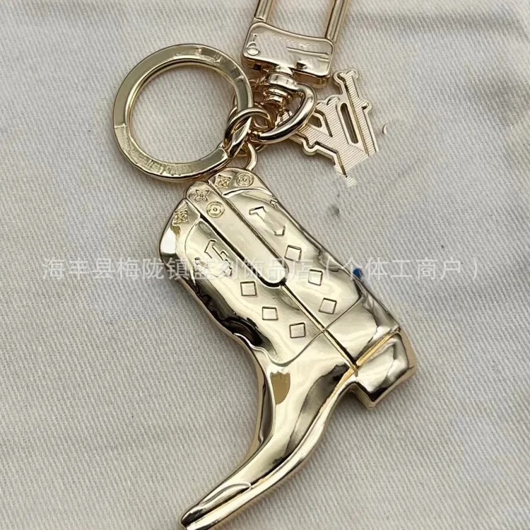 Sakura keychain sunflower alloy pendant European and American fashion trend personalized bag chain for men and women in stock