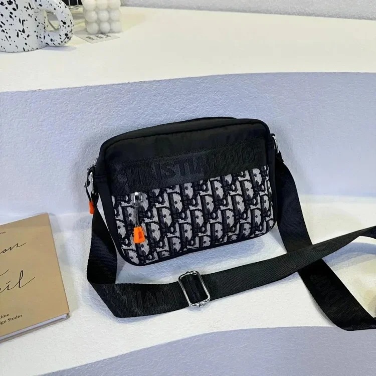 B war horse crossbody bag image 3