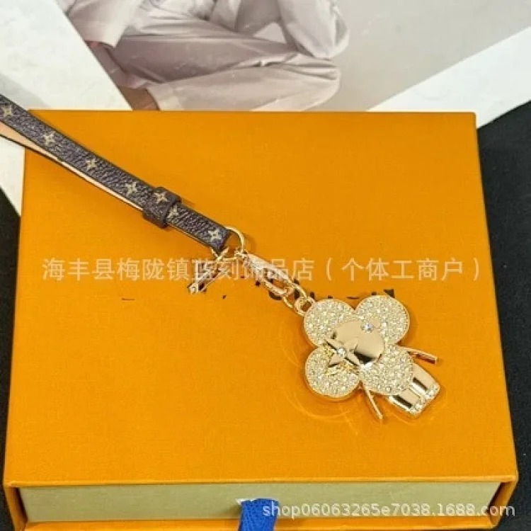 Louis Vuitton New full diamond Vivian key chain pendant old flower bag pendant dropshipping
