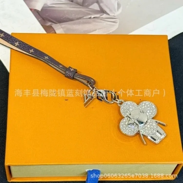 Louis Vuitton New full diamond Vivian key chain pendant old flower bag pendant dropshipping