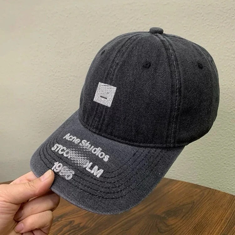 AC smiling cartoon hot stamped soft-top baseball hat for women in spring and summer with holes and worn gradient color peaked cap for men