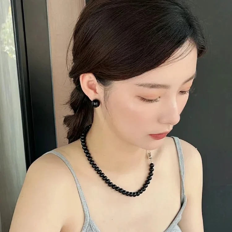 Xiaohongshu’s best-selling black onyx earrings, all-over 925 silver, simple, sweet and cool ball black earrings, the same style as the internet celebrity