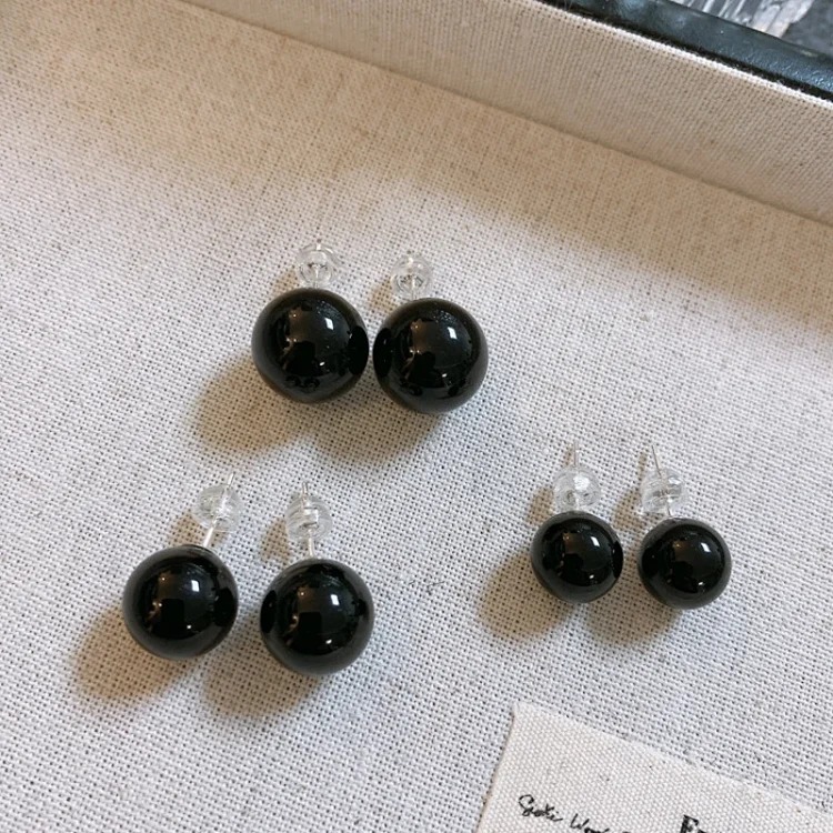 Xiaohongshu’s best-selling black onyx earrings, all-over 925 silver, simple, sweet and cool ball black earrings, the same style as the internet celebrity