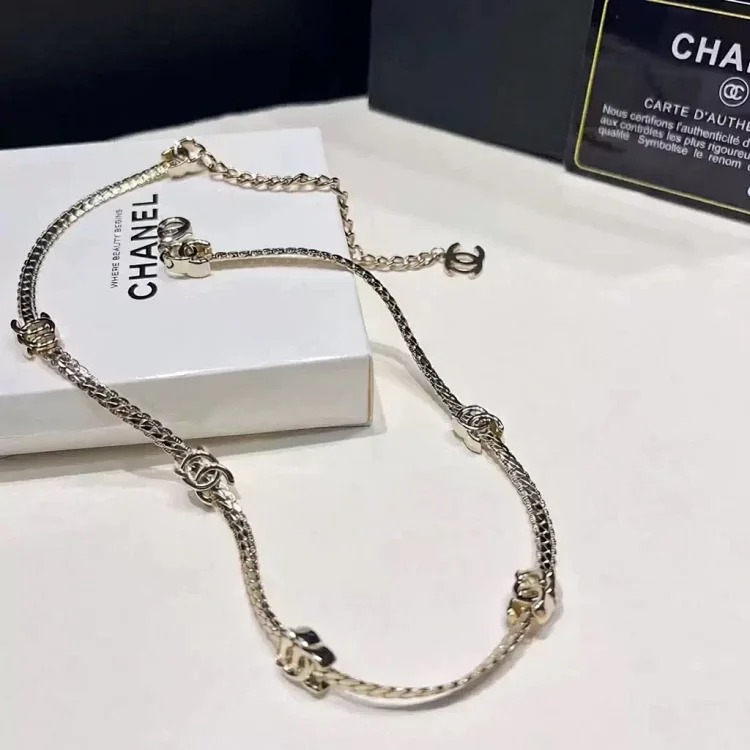 Xiaoxiang New Necklace Women's Light Luxury Niche High-end Fashion Versatile Xiaoxiang Style Clavicle Chain image 3