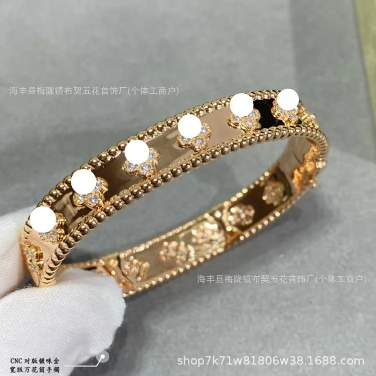 High four-leaf clover V gold plated 18K rose gold platinum narrow wide kaleidoscope bracelet set with diamonds for light luxury image 5