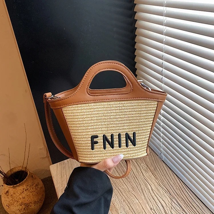 2026 Straw Bucket Bag Women's Fashion Simple Shoulder Bag Casual Commuting Crossbody Bag