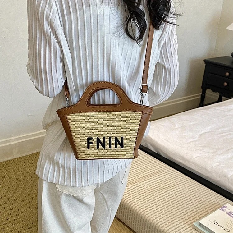 2026 Straw Bucket Bag Women's Fashion Simple Shoulder Bag Casual Commuting Crossbody Bag