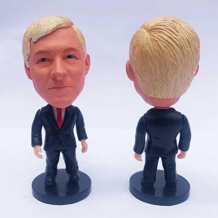 Football Memorabilia Manchester United Ferguson Sheringham Beckham 98 Edition Suit Doll