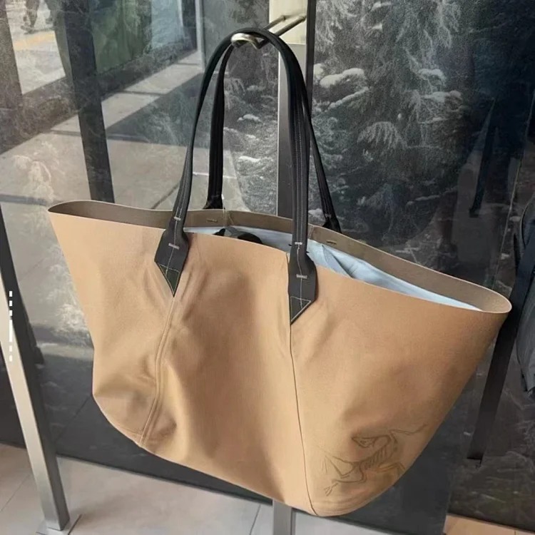 Balenciaga 2025 New Chicken Skeleton Multifunctional Tote Bag Large Capacity Bag Lightweight Waterproof Wear-Resistant Outdoor Sports Lightweight Bag