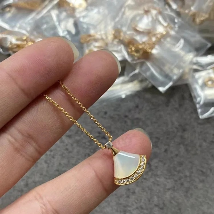 High 925 silver BV small skirt necklace female natural white mother-of-pearl chalcedony fan-shaped diamond clavicle chain does not fade image 2