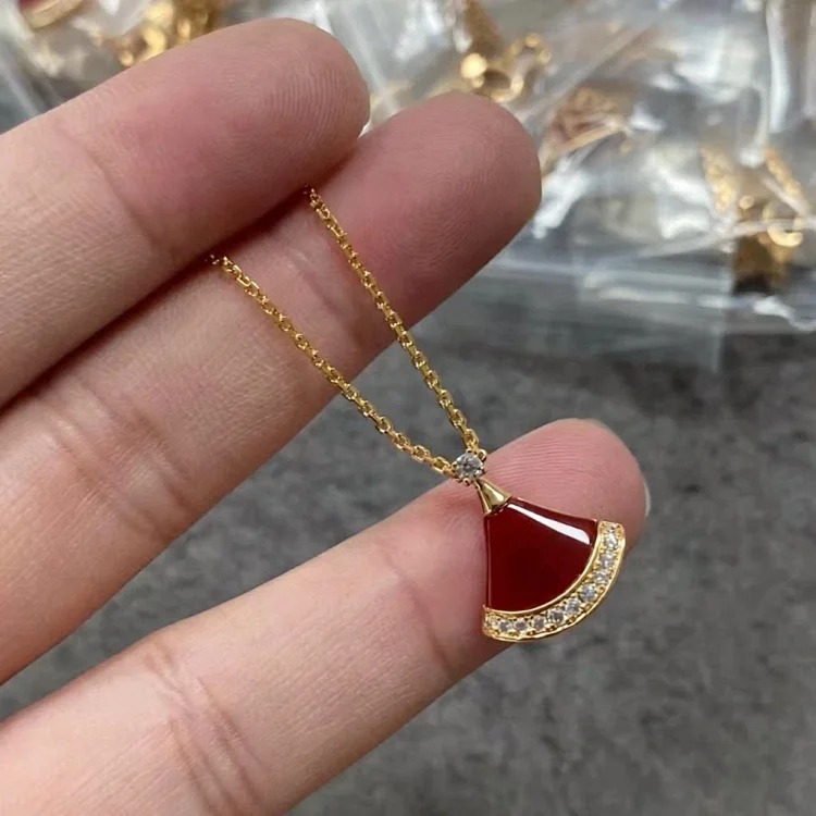High 925 silver BV small skirt necklace female natural white mother-of-pearl chalcedony fan-shaped diamond clavicle chain does not fade image 3